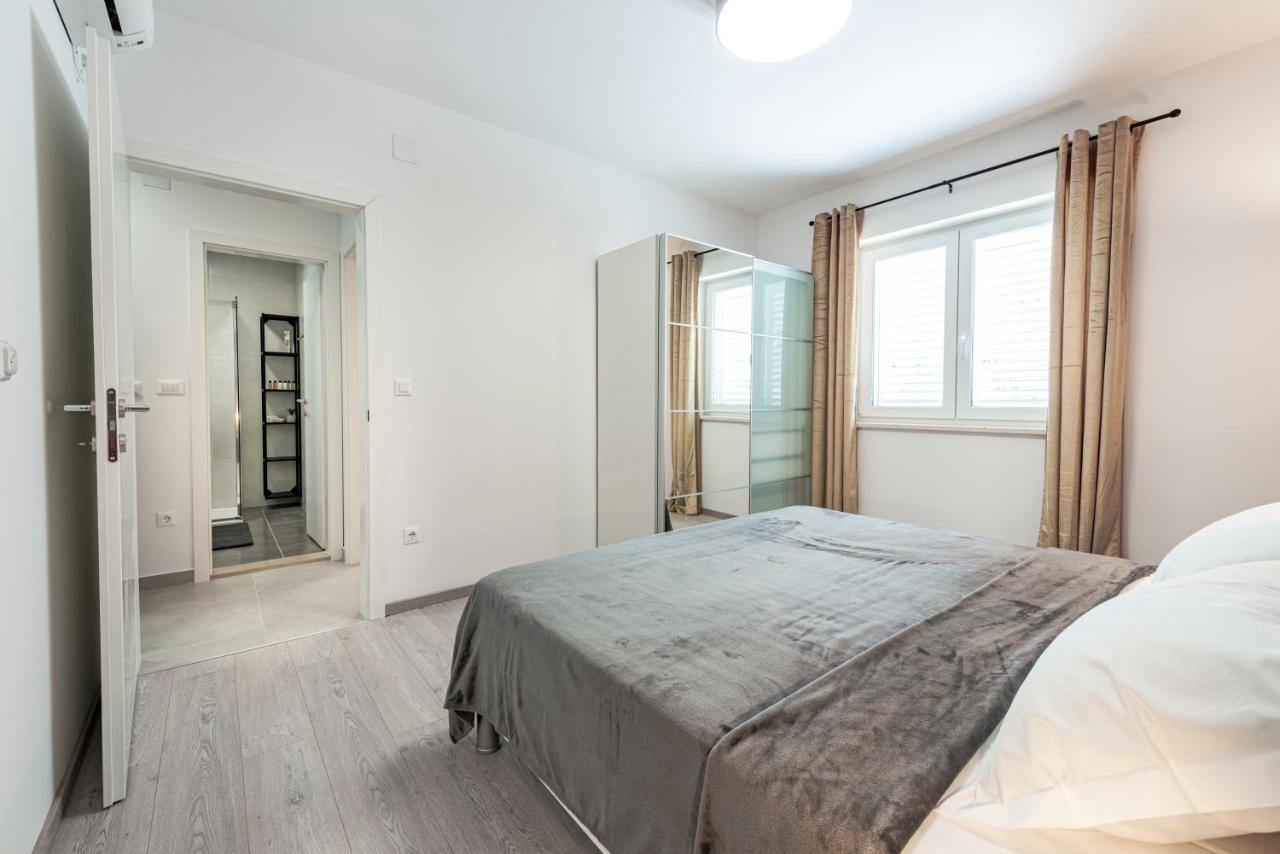 Apartment Gold 1 *